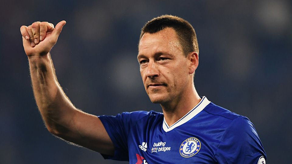 Legenda Chelsea, John Terry, dikabarkan ingin membeli saham The Blues 10 persen. Copyright: © Shaun Botterill/Getty Images