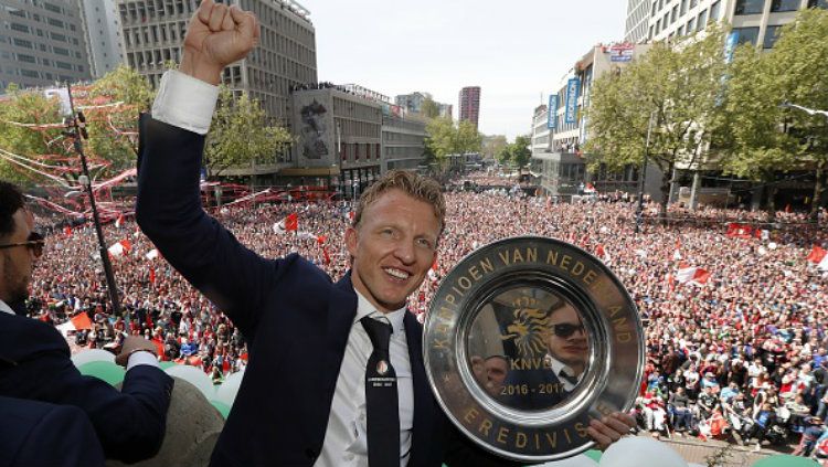 Pesepakbola asal Belanda, Dirk Kuyt memutuskan pensiun setelah membawa Feyenoord menjadi juara Eredivisie Belanda. Copyright: © VI Images via Getty Images