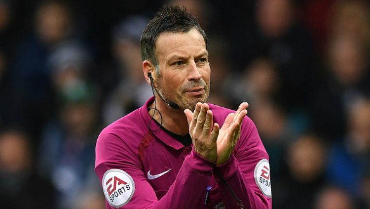 Mark Clattenburg menyebut sejumlah nama pemain sepak bola yang membuatnya sebal. Copyright: © Shaun Botterill/Getty Images