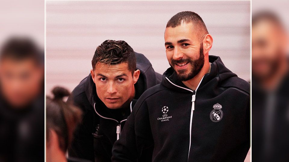 Dua striker Real Madrid, Cristiano Ronaldo (kiri) dan Karim Benzema. Copyright: © A. Pretty/Getty Images