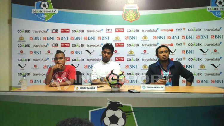 Konferensi Pers Bhayangkara FC vs Semen Padang. Copyright: © ZAINAL/INDOSPORT