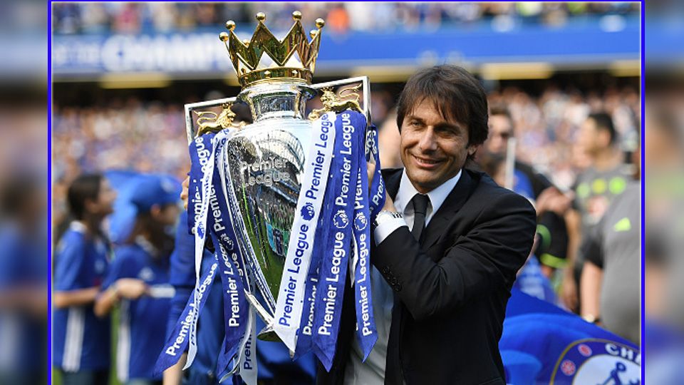 Antonio Conte, sang peracik taktik yang berhasil membuat Chelsea menjadi juara Liga Primer Inggris 2016/17. Copyright: © Shaun Botterill/Getty Images