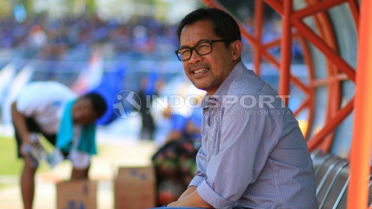 Pelatih Arema FC, Aji Santoso. Copyright: © Ian Setiawan/INDOSPORT