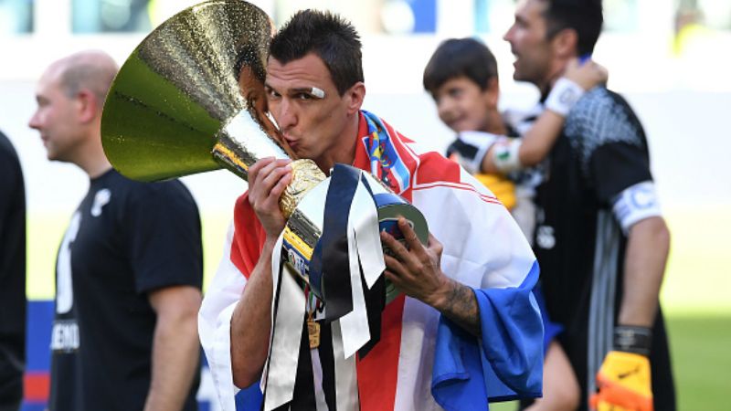 Mario Mandzukic resmi meninggalkan Juventus dan gabung klub Liga Qatar, Al Duhail. Copyright: © Valerio Pennicino / Stringer via Getty Images