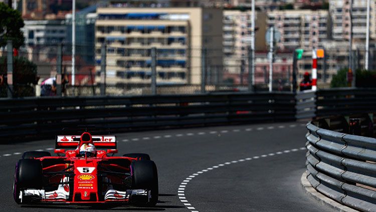 Pembalap andalan Ferrari, Sebastian Vettel, masih menjadi yang tercepat di sesi FP3 GP Monaco. Copyright: © Dan Istitene/Getty Images