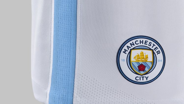 Tampilan jersey Manchester City musim 2017/18. Copyright: © mancity.com