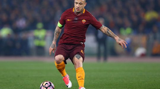 Gelandang jangkar AS Roma, Radja Nainggolan. Copyright: © NurPhoto/GettyImages