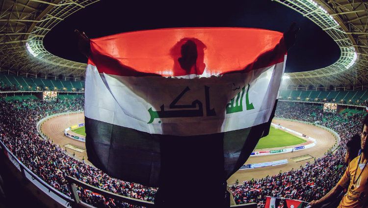 Suporter Timnas Irak. Copyright: © Twitter/@Mohanad_R8