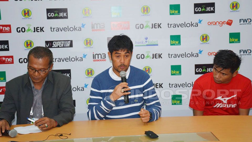 Nilmaizar, pelatih Semen Padang. Copyright: © Taufik Hidayat/Indosport