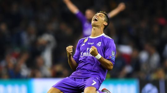 Ekspresi kegembiraan Cristiano Ronaldo usai Real Madrid dipastikan menjadi juara Liga Champions 2016/17. Copyright: © getty images