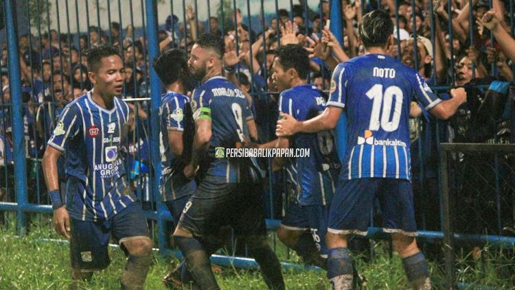 Persiba Balikpapan ketika berhasil menang dramatis atas Borneo FC. Copyright: © twitter.com/persibafc_media