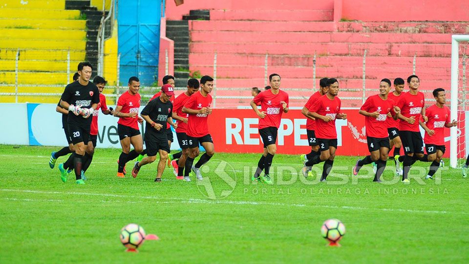 Skuat PSM Makassar sedang berlatih. Copyright: © Muhammad Nur basri/Indosport