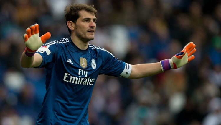 Iker Casillas saat masih membela Real Madrid. Copyright: © Gonzalo Arroyo Moreno/Stringer
