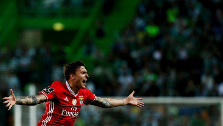 Bintang Benfica, Victor Lindelof setuju bergabung dengan Manchester United. Copyright: © Carlos Costa/NurPhoto via Getty Images