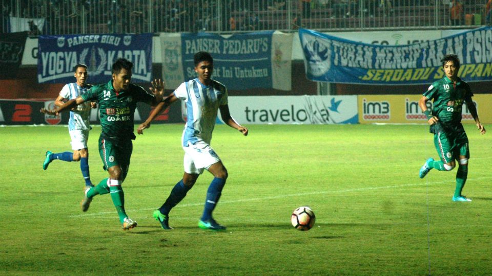 PSS Sleman saat beruji coba dengan PSIS Semarang. Copyright: &copy; INDOSPORT/Prima Pribadi