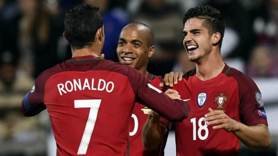 Andre Silva diyakini Cristiano Ronaldo mampu menjaga Portugal sebagai tim kuat di Eropa. Copyright: © TalkSport