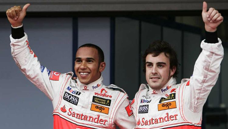 Lewis Hamilton dan Fernando Alonso saat di McLaren. Copyright: © F1 Fanatic