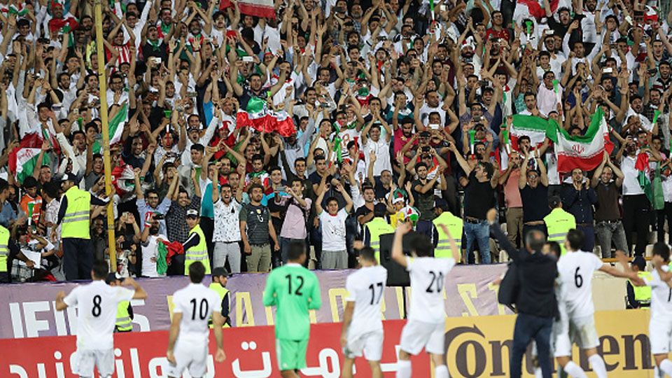 Meskipun garang ketika tampil bersama Timnas Iran, Ali Daei diketahui gagal mereplika performa apiknya ketika harus tampil di level klub. Copyright: © getty images