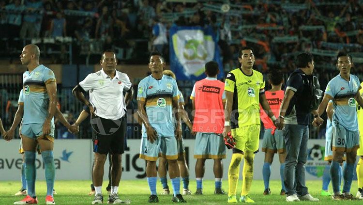 Legenda Persela Lamongan, Alm Choirul Huda (jersey kuning). Copyright: © Ian Setiawan/INDOSPORT