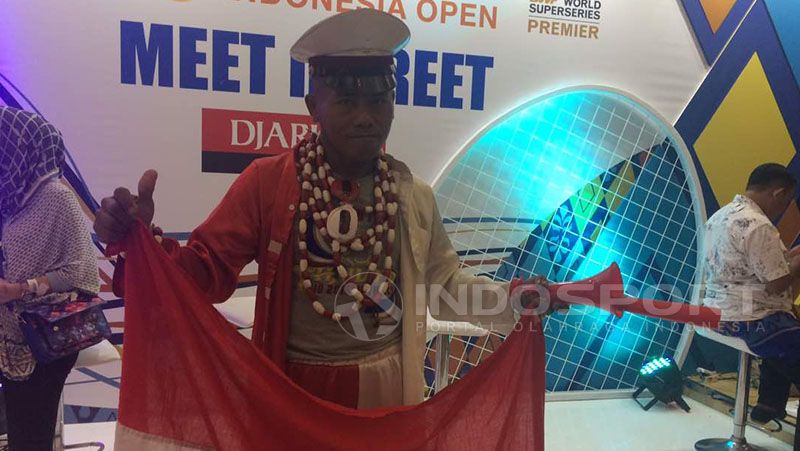 Salah satu penonton Indonesia Open 2017, Hariyanto. Copyright: © Lanjar Wiratri/Indosport.com