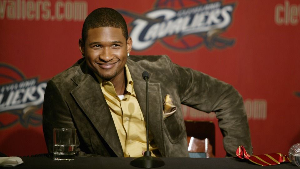 Usher merupakan salah satu pemilik Cleveland Cavaliers. Copyright: © Sport Illustrated