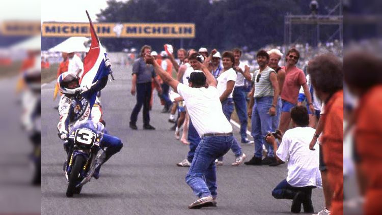 Hans Spaan saat menang di Assen pada 1989 Copyright: © Motor.nl
