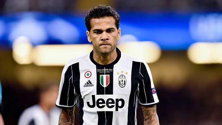 Bek sayap Juventus, Dani Alves. Copyright: © Getty Images