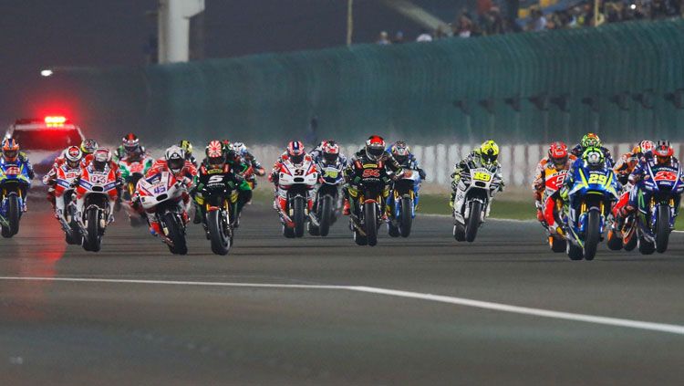 Pembalap MotoGP dalam posisi star. Copyright: © getty images