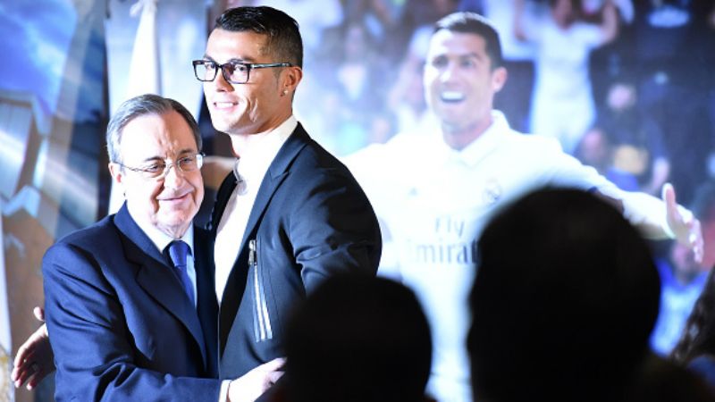 Florentino Perez dan Cristiano Ronaldo. Copyright: © getty images