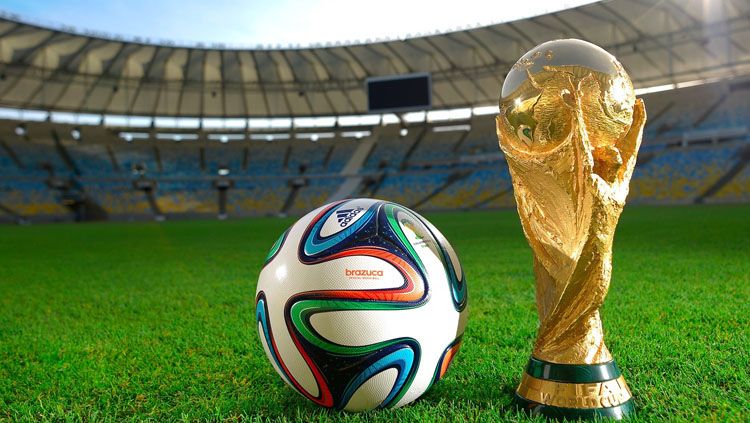 Piala Dunia yang diperebutkan dalam ajang Sepakbola Piala Dunia Copyright: © ThisWallpaper