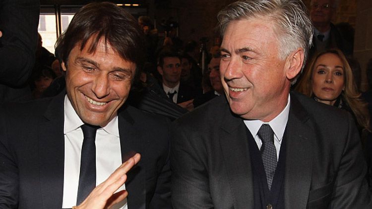 Antonio Conte (kiri/pelatih Chelsea) dan Carlo Ancelotti (mantan Pelatih Bayern Munchen). Copyright: © INDOSPORT
