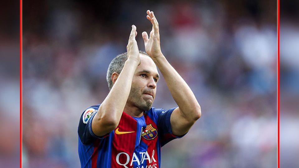 Andres Iniesta, pastikan pensiun di Barcelona. Copyright: © INDOSPORT