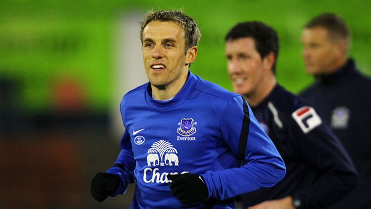 Phil Neville ketika masih memperkuat Everton. Copyright: © INDOSPORT