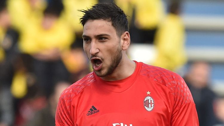 Gianluigi Donnarumma resmi perpanjang kontrak bersama AC Milan hingga 2021 mendatang. Copyright: © Getty Images