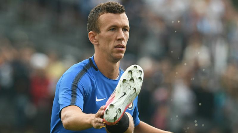 Sukses meraih treble winners di musim lalu, Bayern Munchen bergerak cepat di bursa transfer dengan mengajukan penawaran kepada Inter Milan untuk Ivan Perisic. Copyright: © INDOSPORT