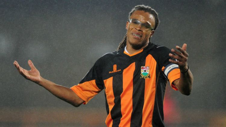 Edgar Davids saat membela Barnet. Copyright: © PA