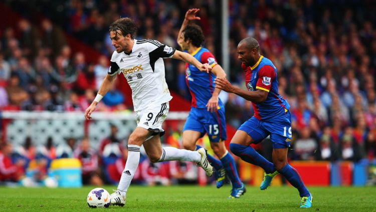 Michu, mantan striker Swansea City. Copyright: © INDOSPORT