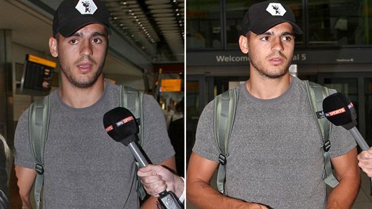 Alvaro Morata langsung disambut oleh wartawan. Copyright: © Dailymail