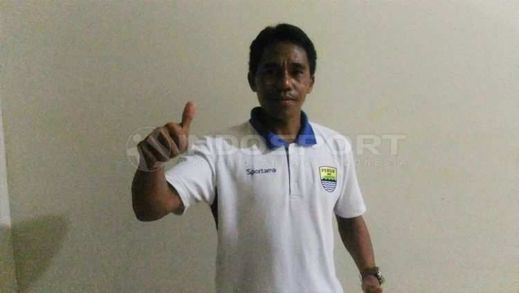 Budiman, pelatih Persib Bandung U-19. Copyright: © Zainal/INDOSPORT