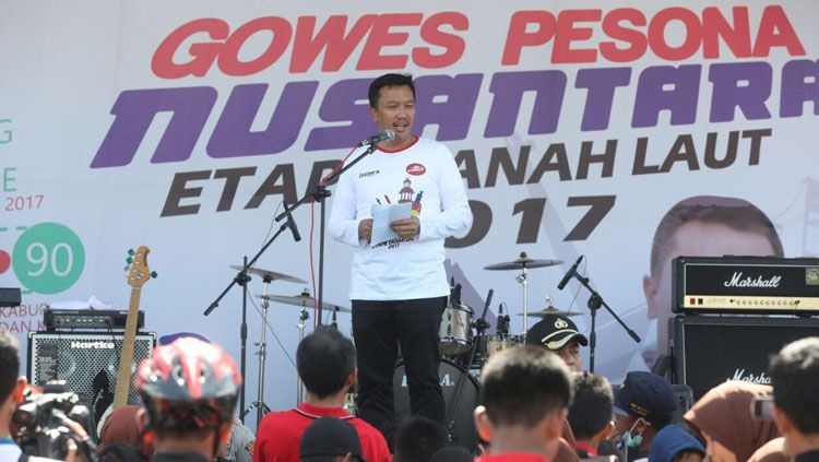 Imam Nahrawi saat memberikan pidato di acara Gowes Pesona Nusantara di Kabupaten Tanah Laut, Kalimantan Selatan. Copyright: © Dok: Kemenpora