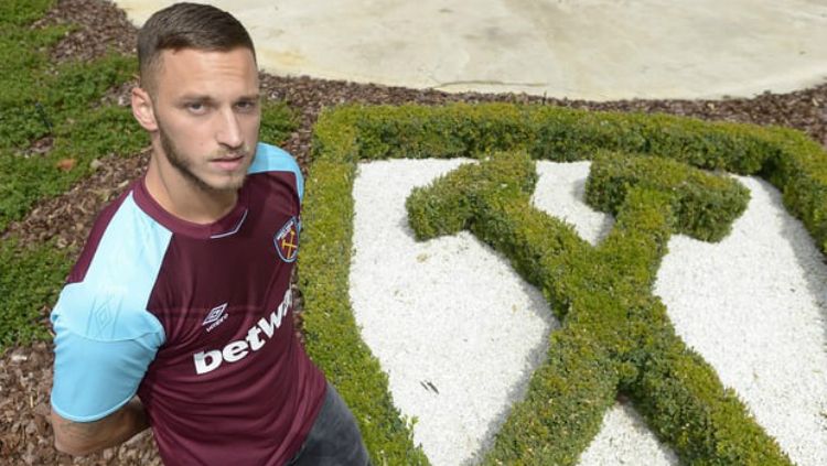 Marko Arnautovic akhirnya angkat suara mengenai spekulasi kepindahannya ke Old Trafford pada jendela transfer musim panas nanti. Copyright: © Getty Images