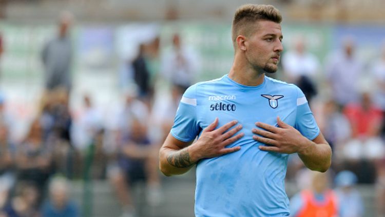 Gelandang tengah Lazio, Sergej Milinkovic-Savic. Copyright: © Indosport