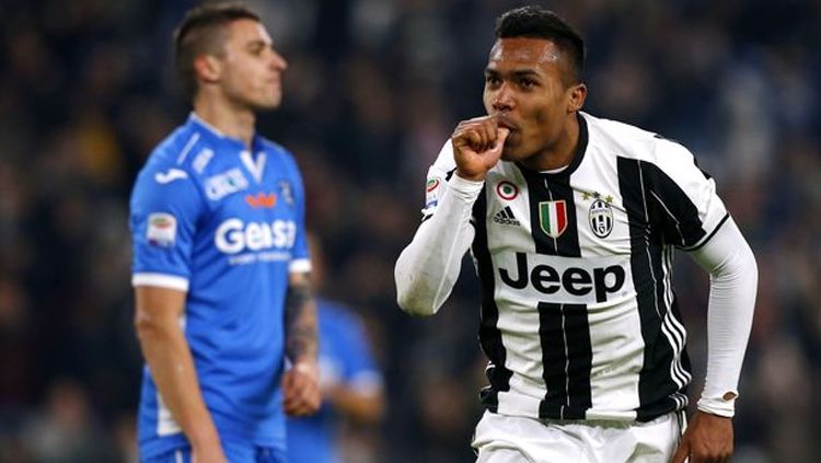 Gaji Alex Sandro bakal naik dua kali lipat. Copyright: © GETTYIMAGES