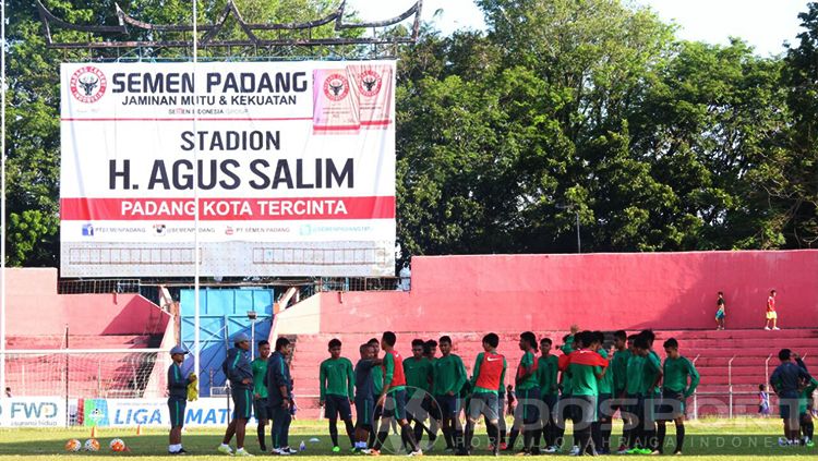 Latihan Timnas U-19 jelang laga uji coba lawan PSP Padang. Copyright: © Taufik Hidayat/INDOSPORT