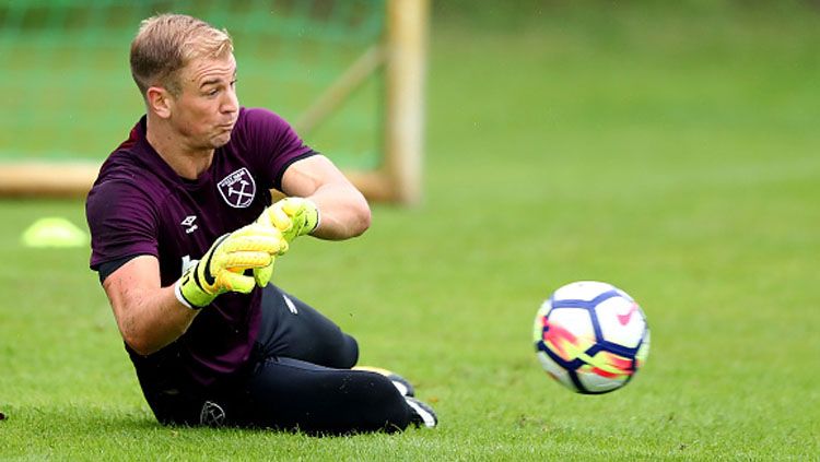 Joe Hart saat dipinjamkan ke West Ham United. Copyright: © INDOSPORT