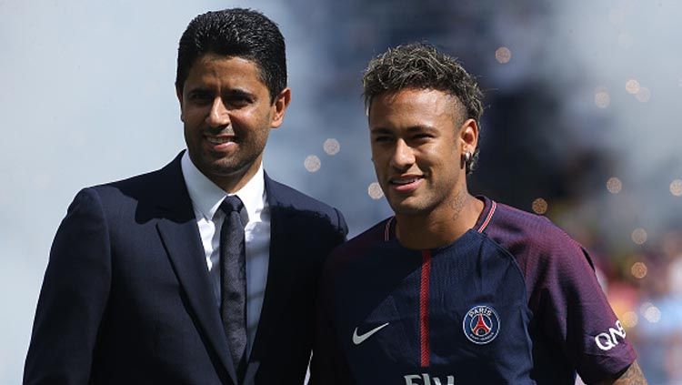 Presiden PSG, Nasser Al-Khelaifi dan pemain barunya Neymar. Copyright: © Getty Images