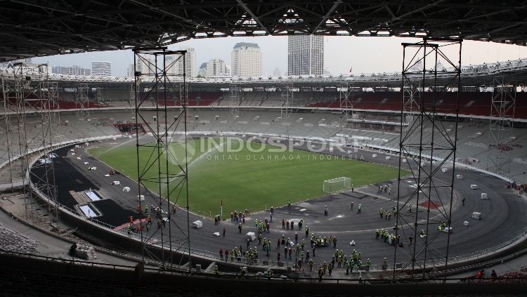 Kondisi Stadion GBK saat direnovasi. Copyright: © Herry Ibrahim/Indosport.com