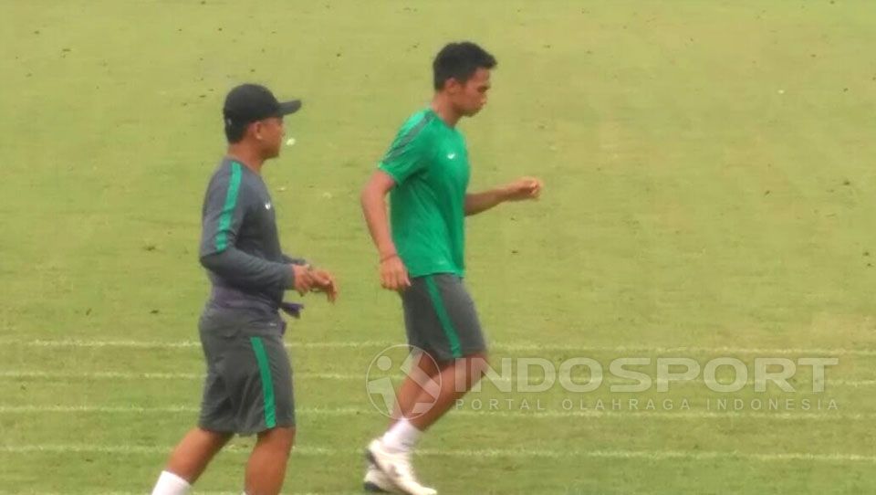 Bagas Adi nampak sudah berlatih bersama Timnas U-22. Copyright: © Petrus Manus DaYerimon/Indosport.com