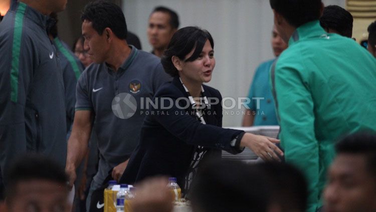 Sekjen PSSI, Ratu Tisha Destria saat mengikuti pelepasan Timnas U-22. Copyright: © Herry Ibrahim/Football265.com