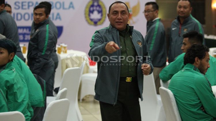 Edy Rahmayadi saat melepas Skuat Timnas Futsal Putri dan Timnas U-22. Copyright: © Herry Ibrahim/Football265.com